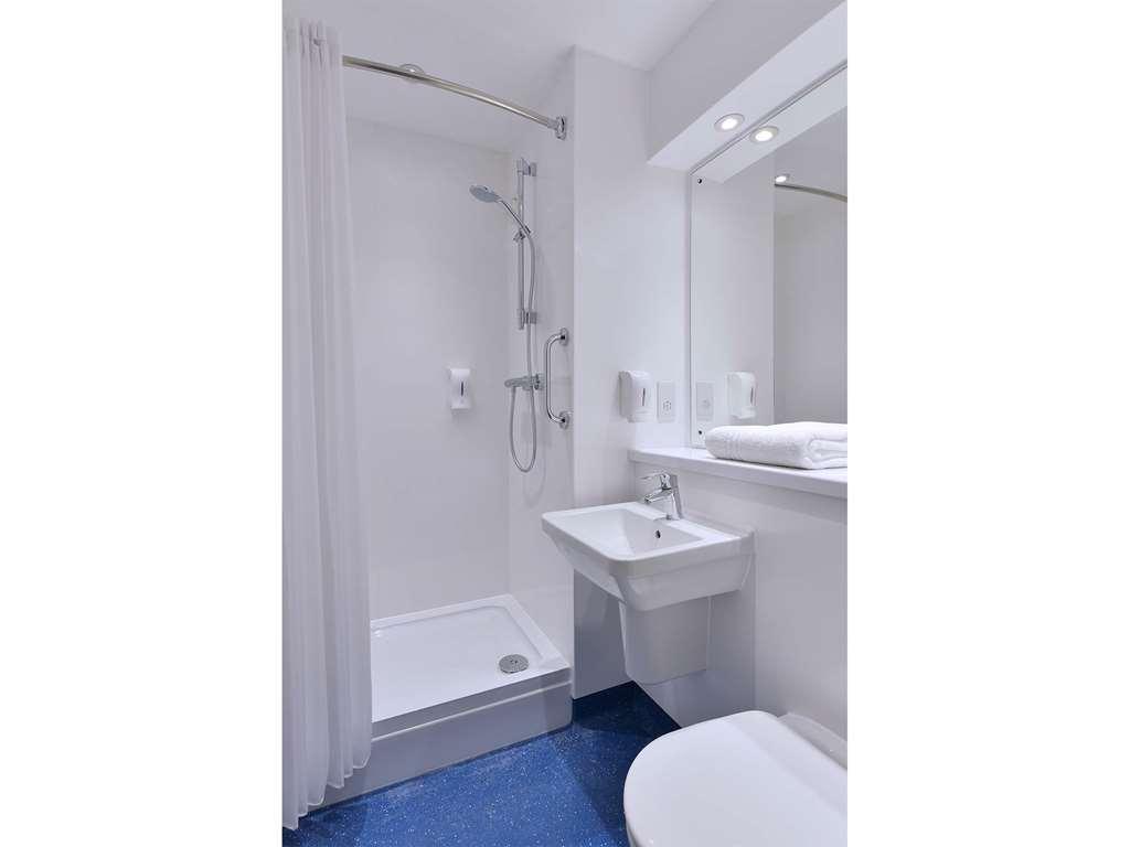 Travelodge Stirling M80 Cambusbarron Room photo