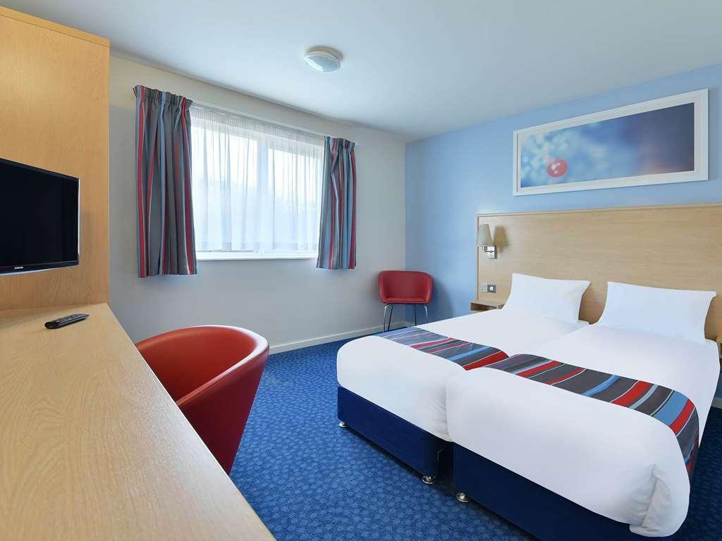 Travelodge Stirling M80 Cambusbarron Room photo