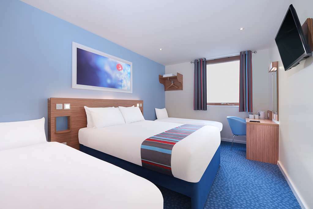 Travelodge Stirling M80 Cambusbarron Room photo